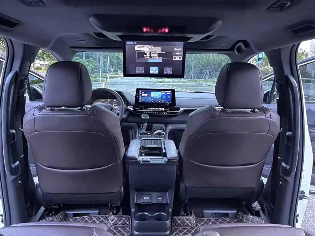 Toyota Sienna 2023 2.5L
