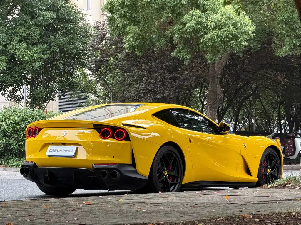 Ferrari 812 — миниатюра 5