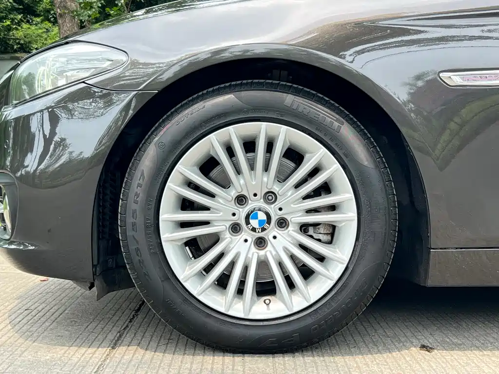 BMW 5 Series 5 2014 525Li Lead
