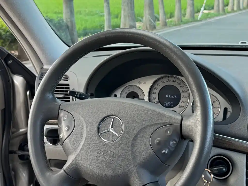 Mercedes-Benz E-Class — миниатюра 25