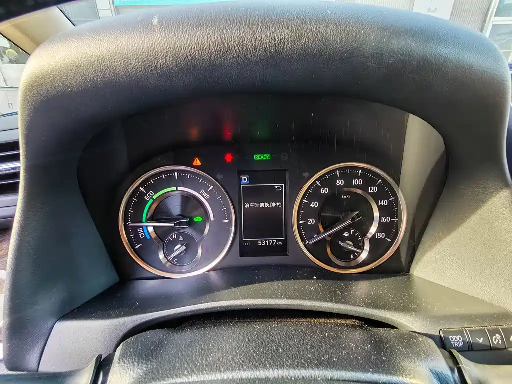 Toyota Alphard — миниатюра 7