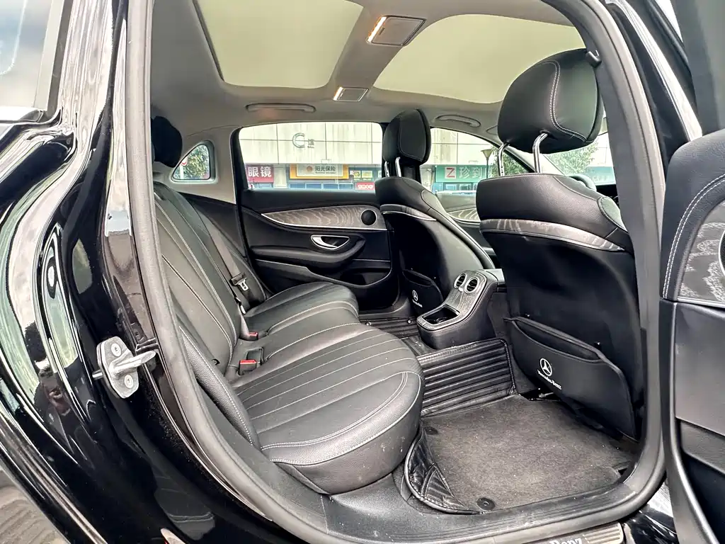 MERCEDES-BENZ E CLASS