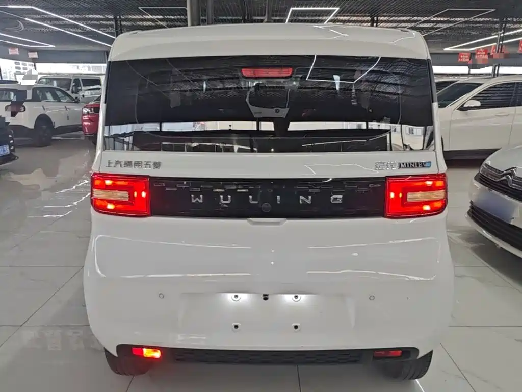 Wuling MINIEV — миниатюра 6