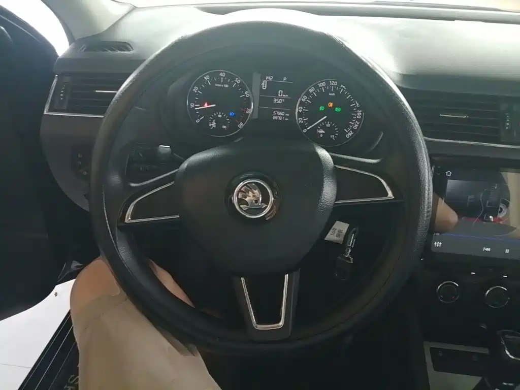 Skoda Octavia — миниатюра 11