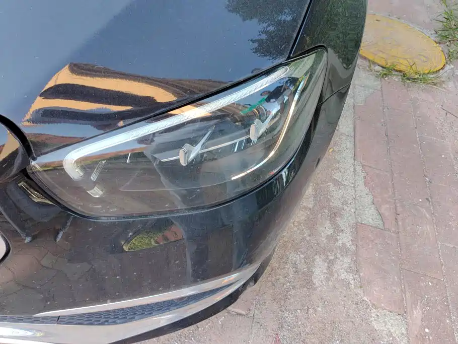 Mercedes-Benz E-Class — миниатюра 5