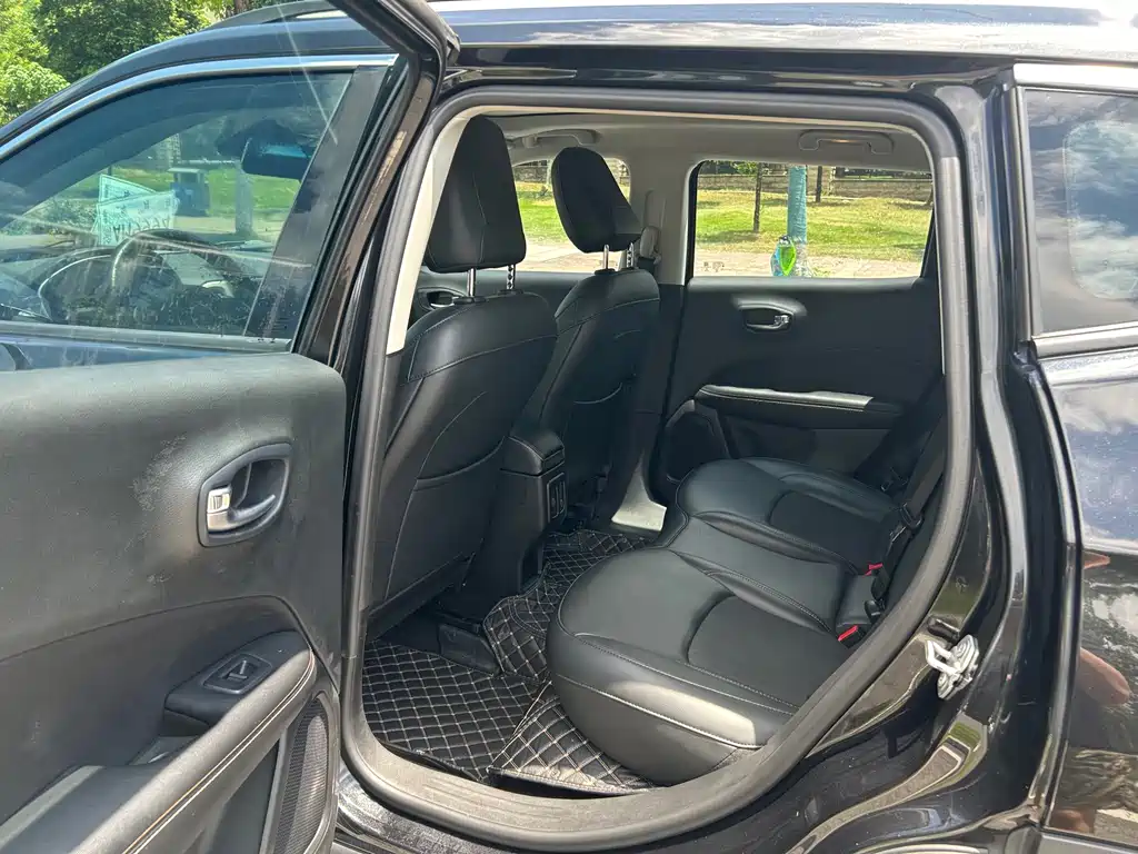 Jeep Compass — миниатюра 10