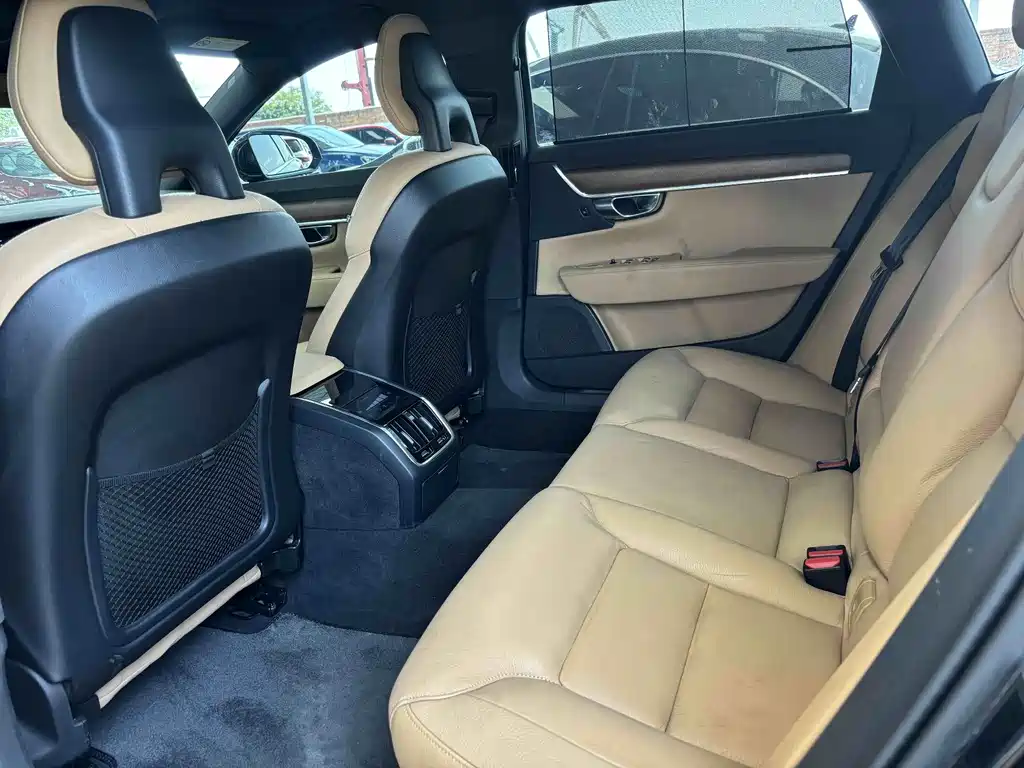Volvo S90 — миниатюра 6