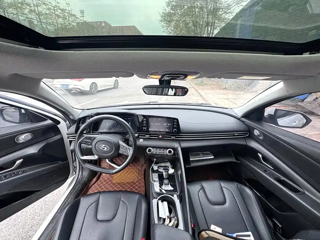 Hyundai Elantra — миниатюра 4