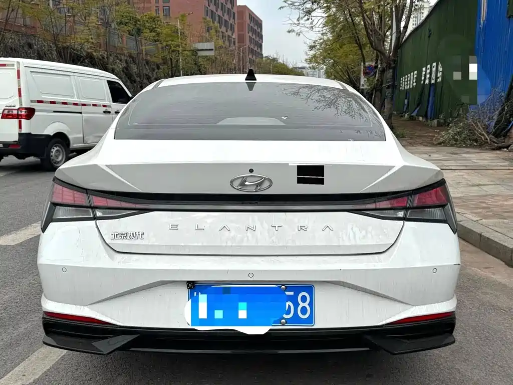 Hyundai Elantra — миниатюра 8