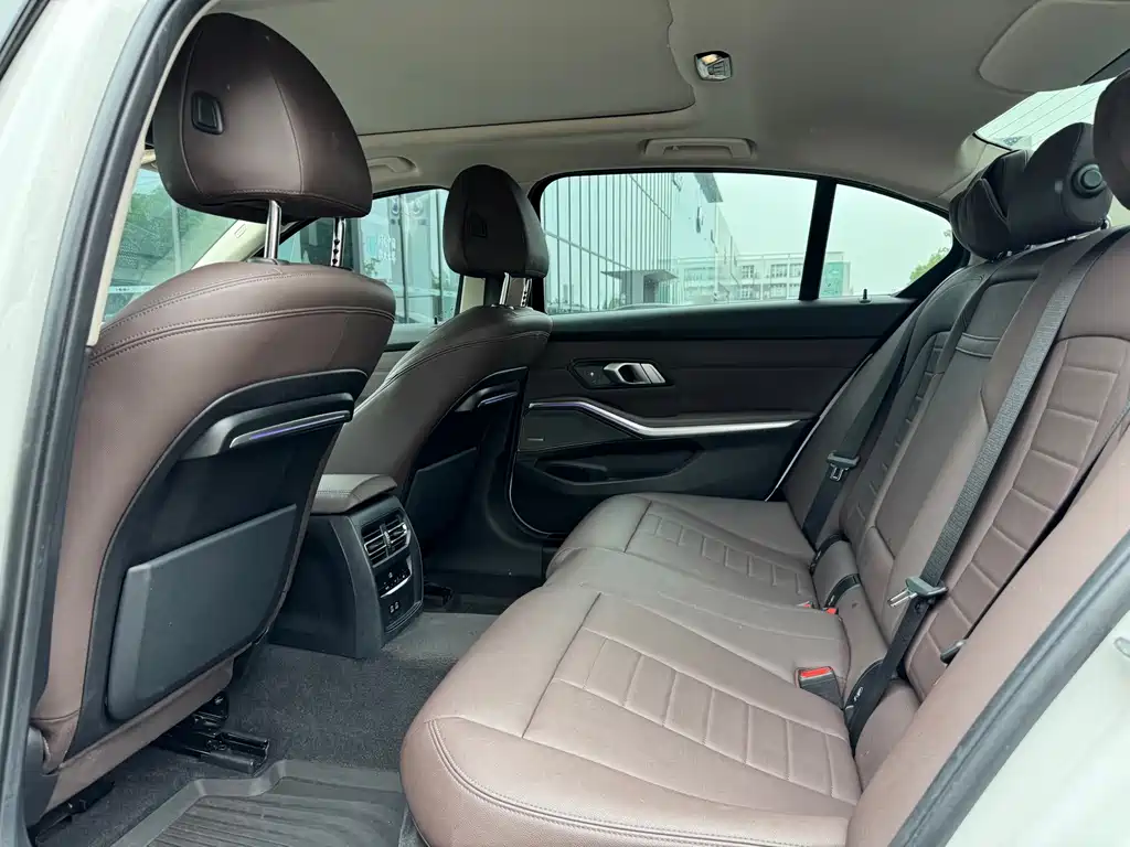 BMW 3 Series — миниатюра 9