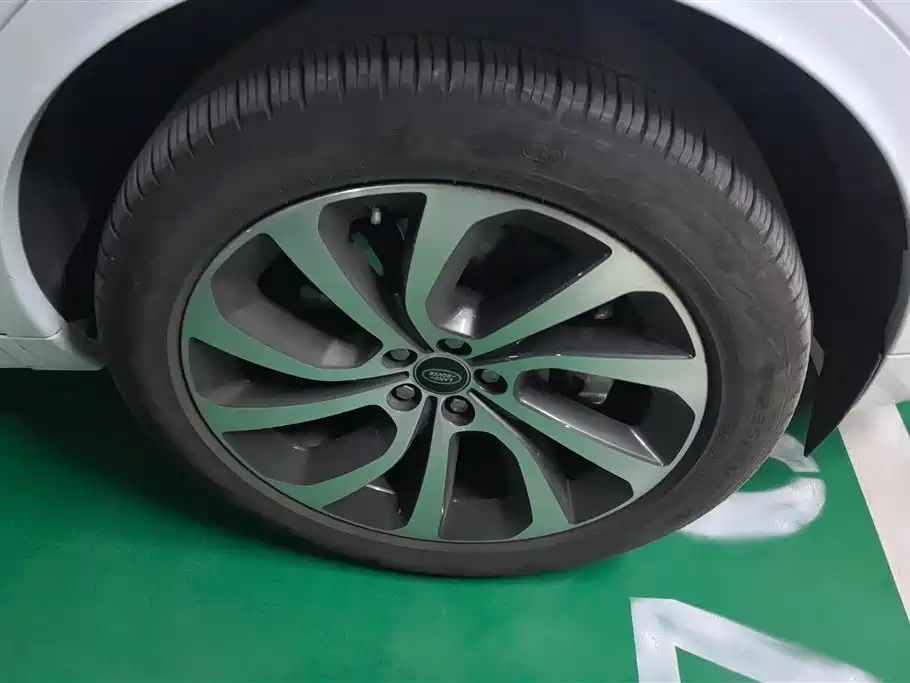 LAND ROVER DISCOVER SPORTS