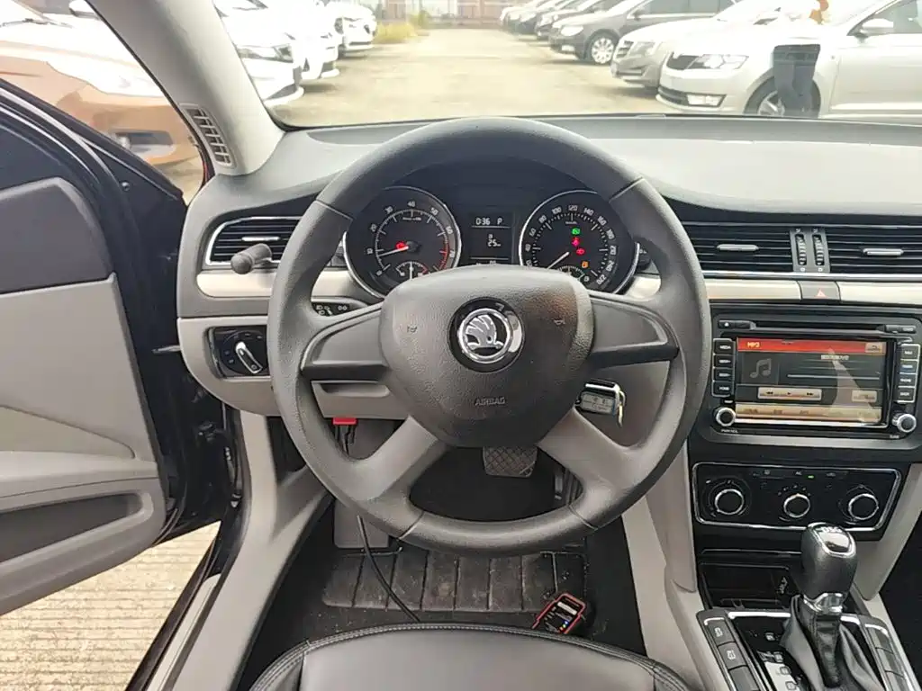 Skoda Superb — миниатюра 11