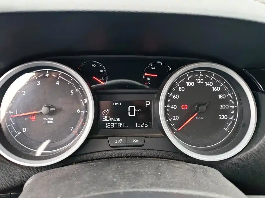 Peugeot 408 — миниатюра 14