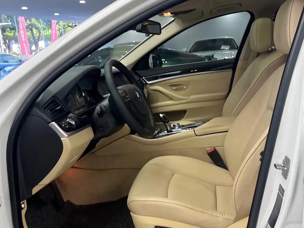 BMW 5 Series — миниатюра 8