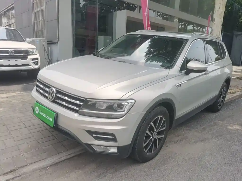 Volkswagen Tiguan L L 2017 330TSI AT Luxury