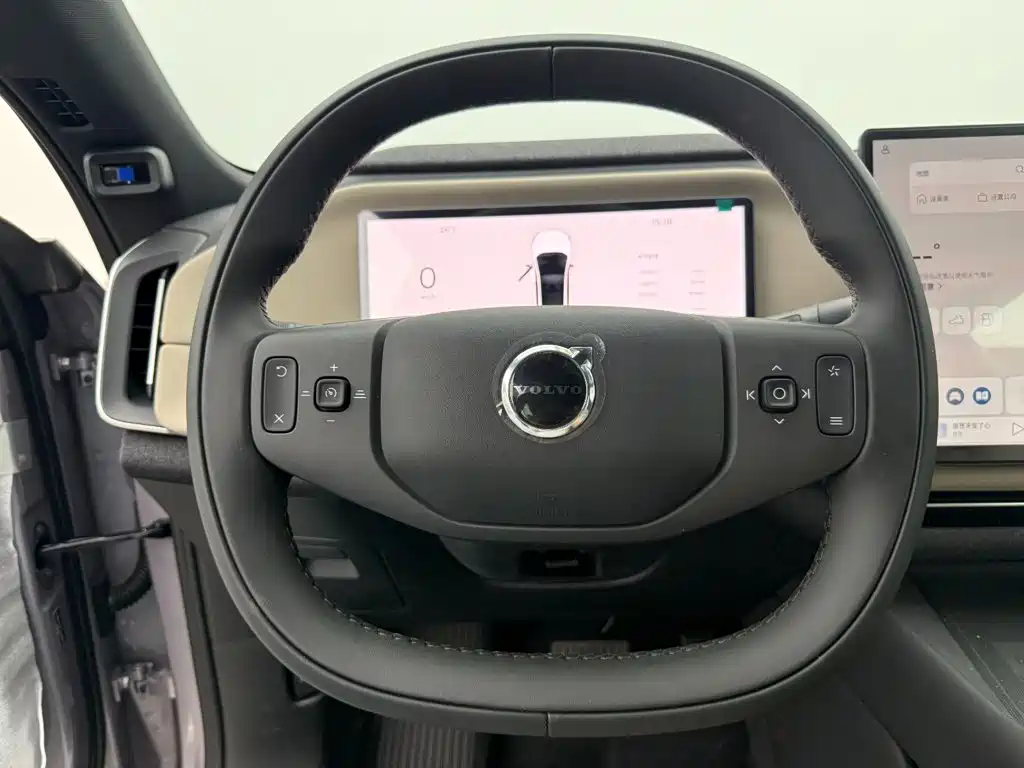 Volvo XC70 PHEV — миниатюра 10