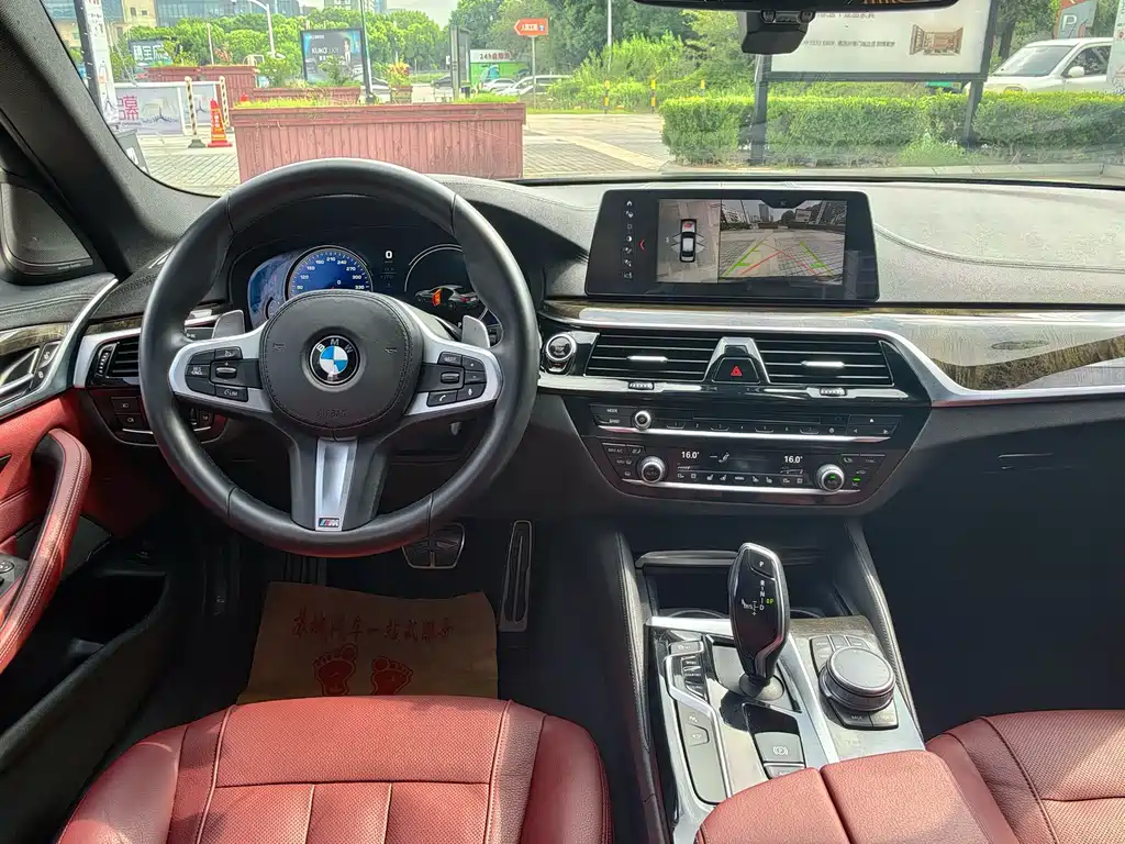 BMW 5 Series — миниатюра 7