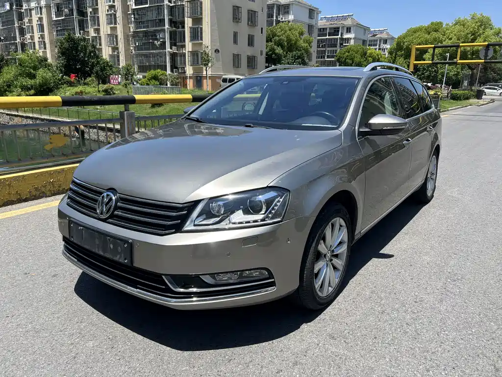 Volkswagen Magotan (Import)