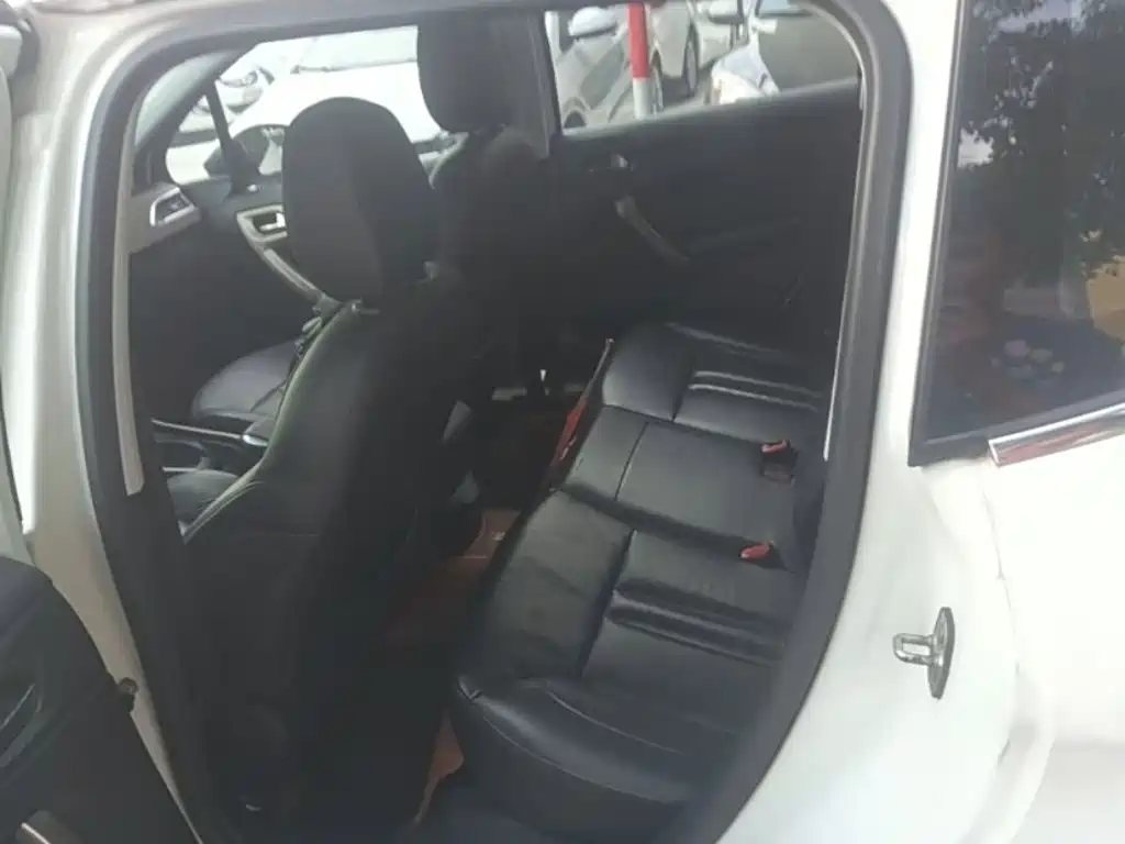 Peugeot 2008 — миниатюра 17
