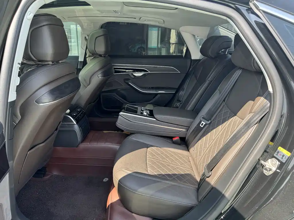 Audi A8 — миниатюра 5
