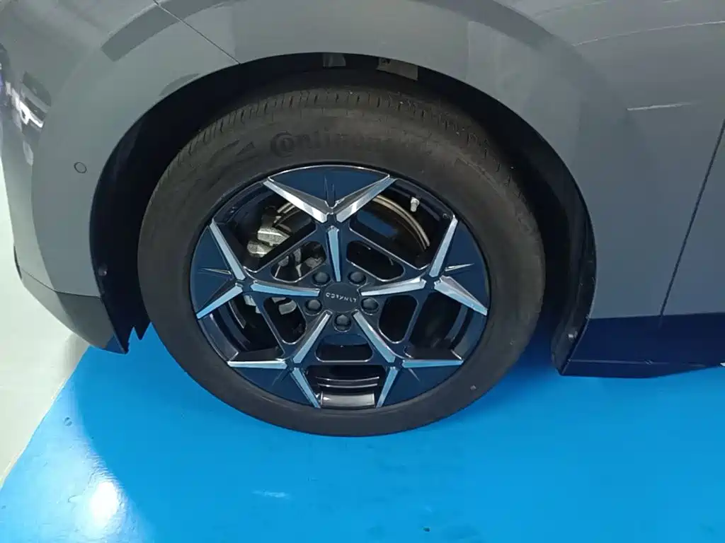 Lynk & Co 20 — миниатюра 23