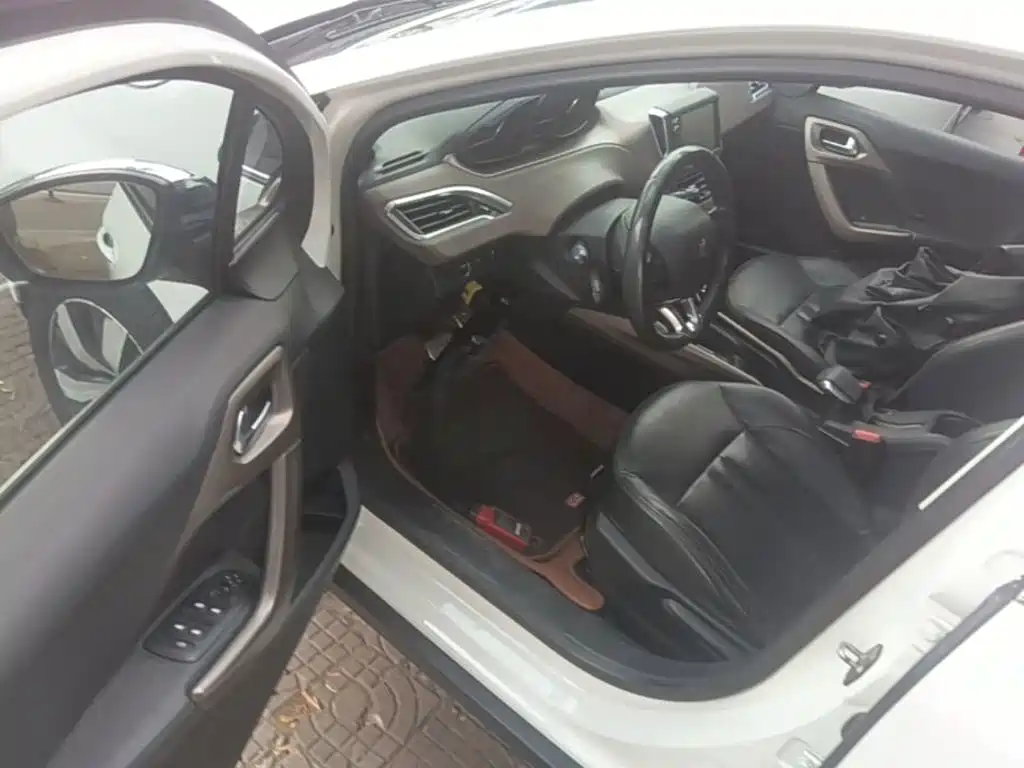 Peugeot 2008 — миниатюра 16