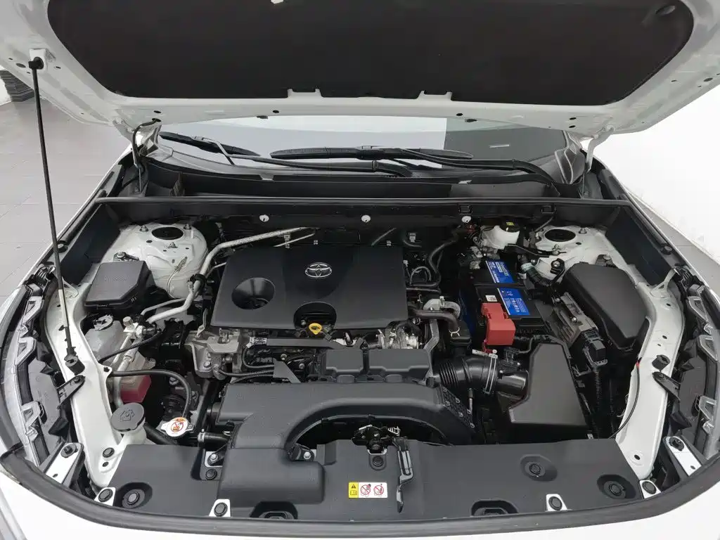 Toyota RAV4 — миниатюра 6