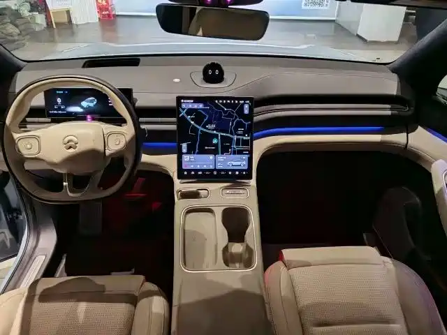 NIO ES6 — миниатюра 10