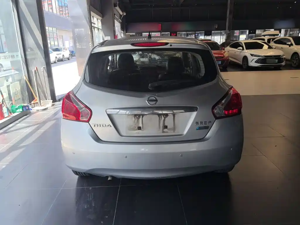 Nissan Tiida — миниатюра 6