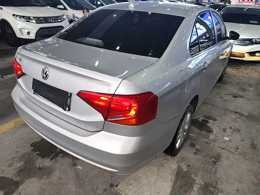Volkswagen Jetta — миниатюра 7