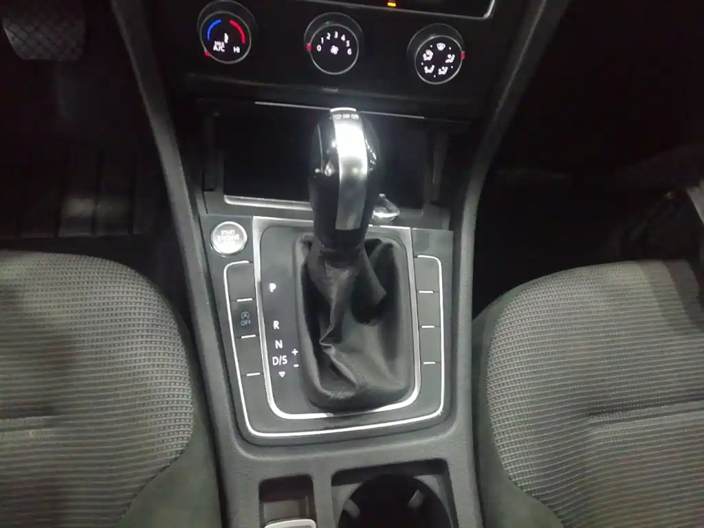 Volkswagen Golf — миниатюра 14