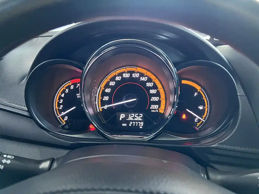 TOYOTA YARIS L ZHIXUAN