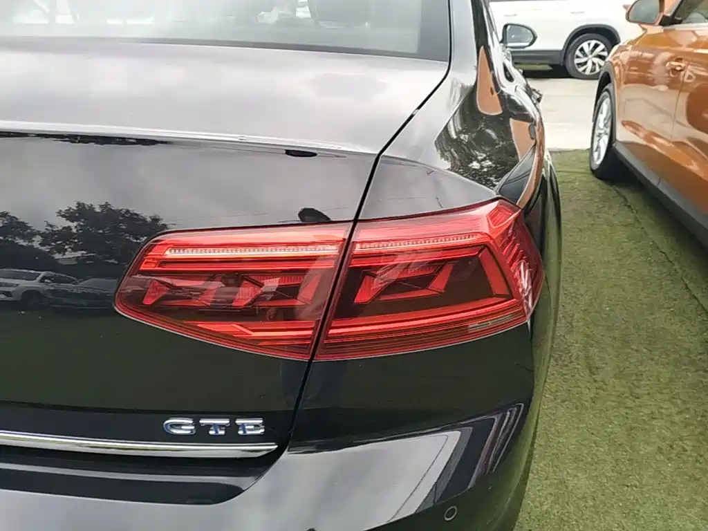Volkswagen Magotan PHEV — миниатюра 8