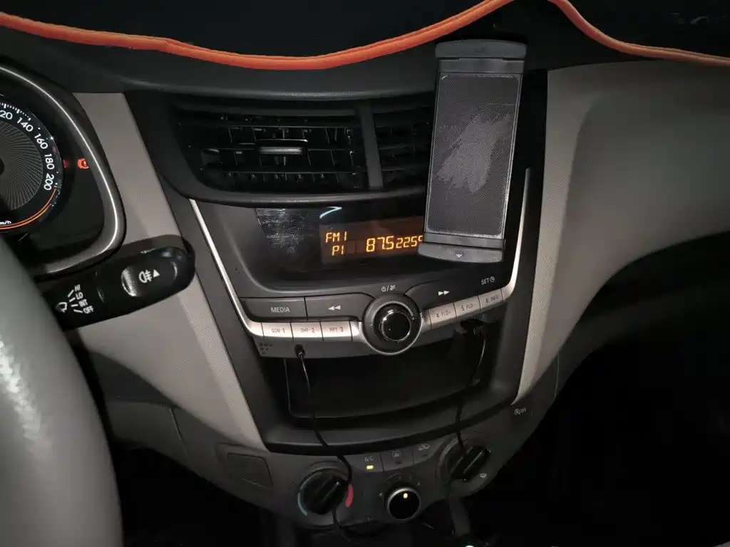 Chevrolet Sail — миниатюра 10