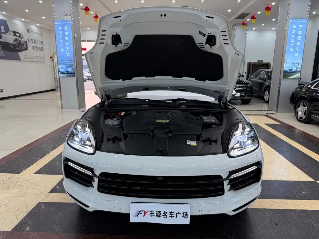 Porsche Cayenne — миниатюра 26