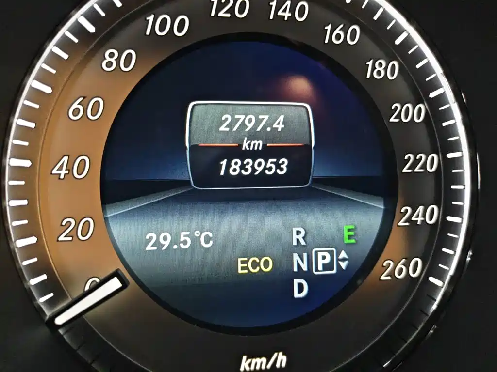 Mercedes-Benz E-Class — миниатюра 13