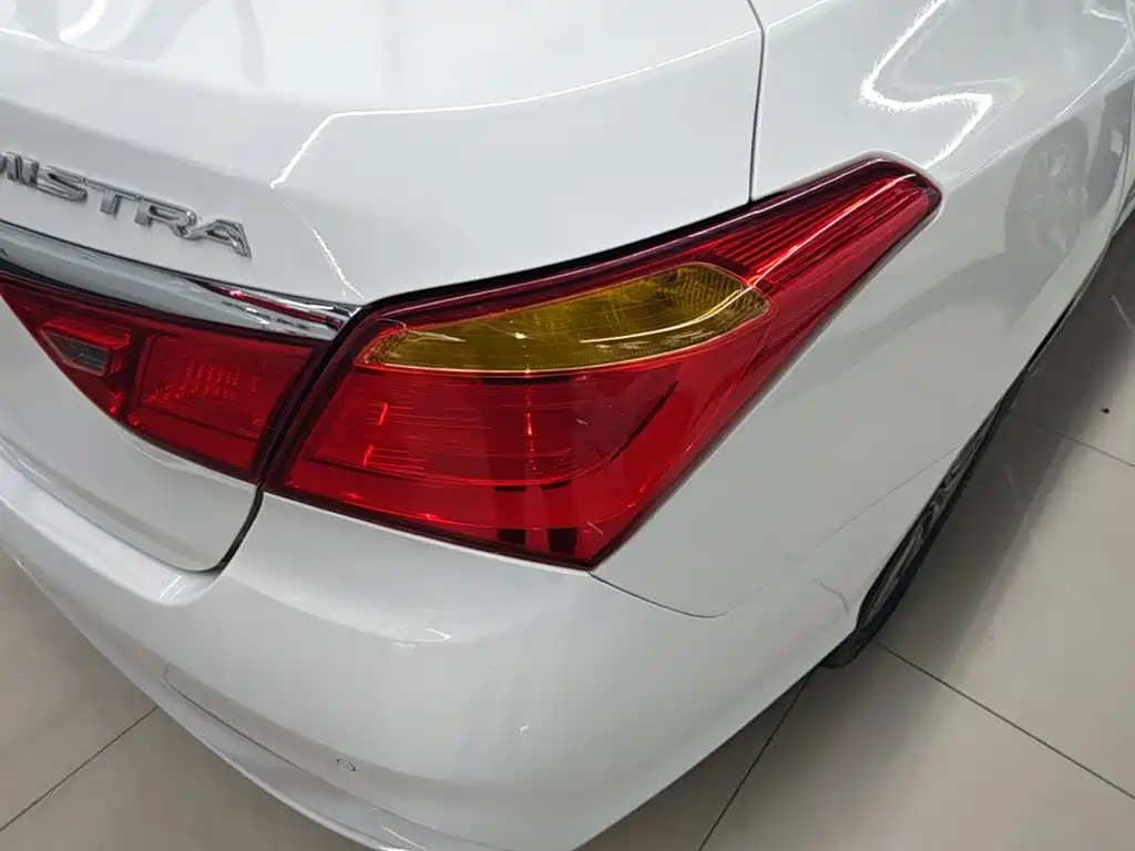 Hyundai Mistra — миниатюра 8
