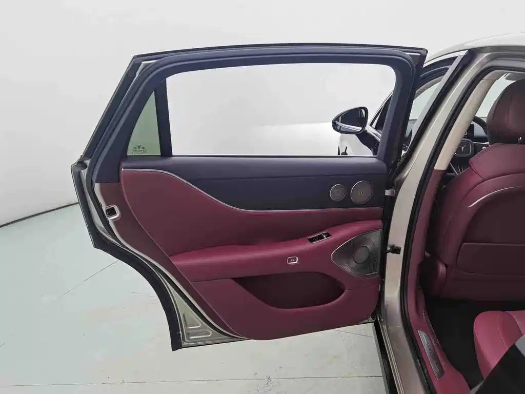 VOYAH Passion L — миниатюра 14