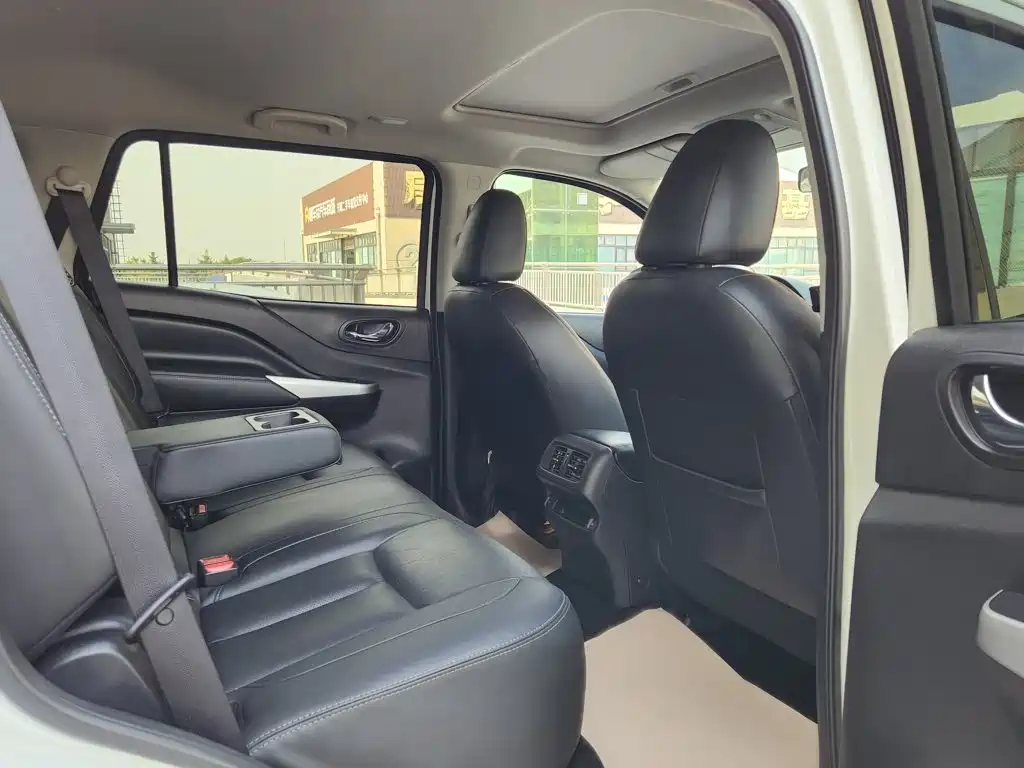 Nissan Terra — миниатюра 15