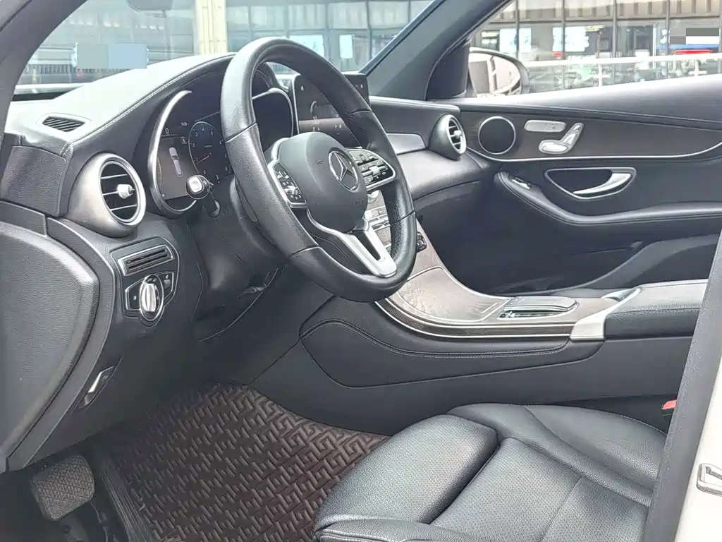 Mercedes-Benz GLC — миниатюра 7