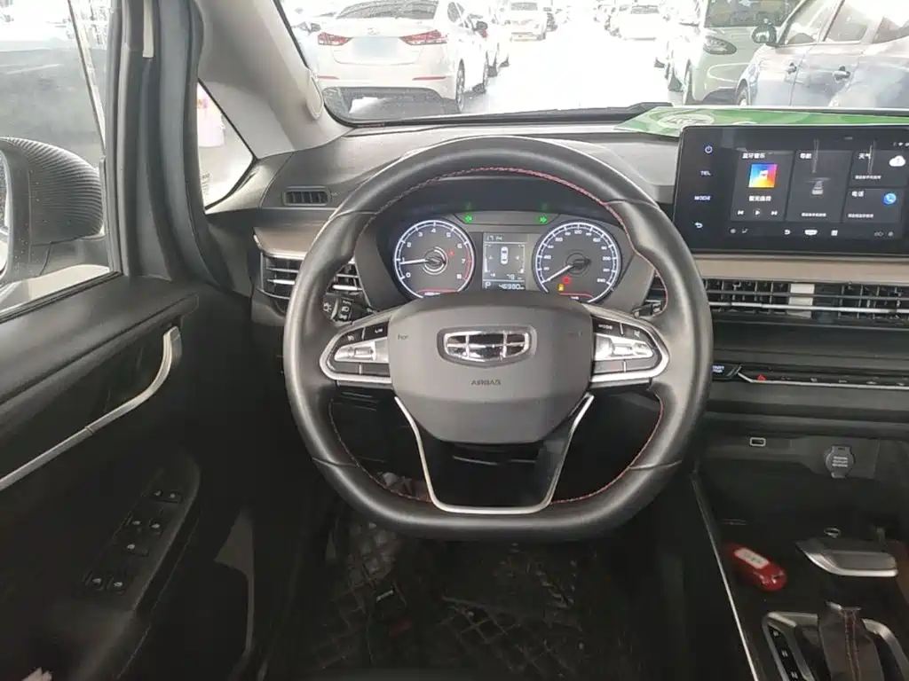 Geely Vision X3 — миниатюра 11