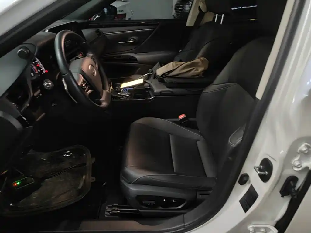 Lexus ES — миниатюра 15