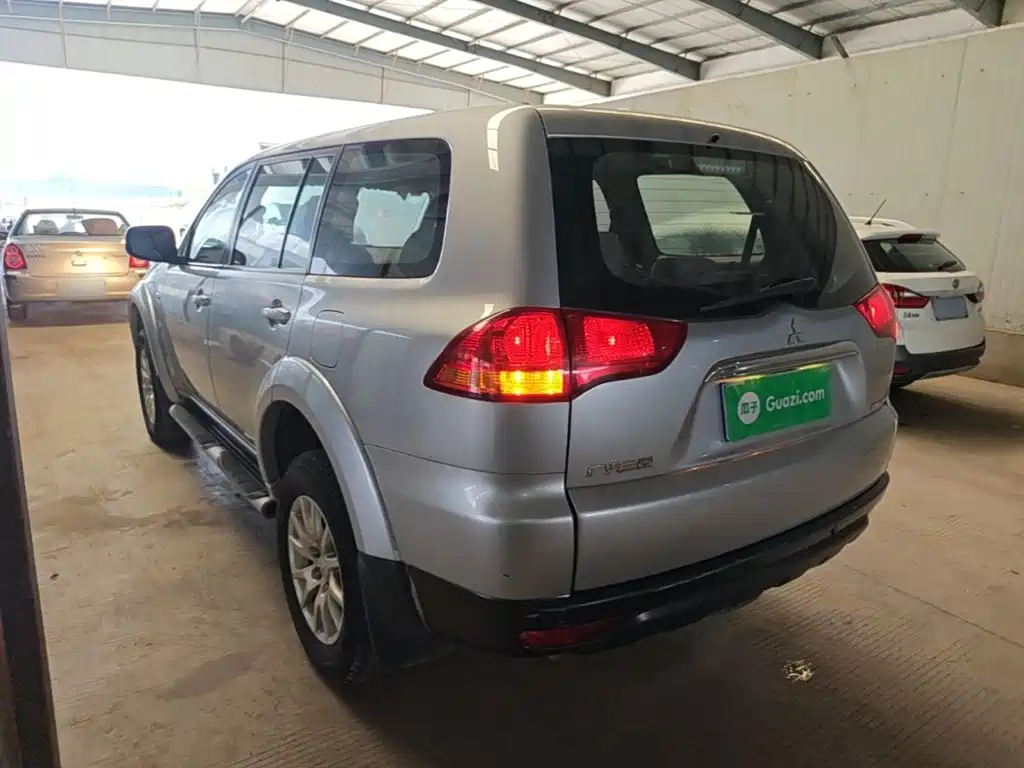 Mitsubishi Pajero Sport — миниатюра 5