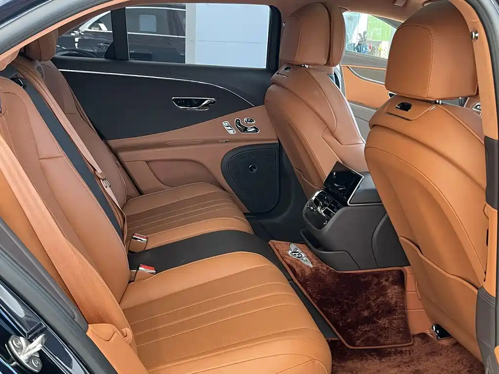 Bentley Flying Spur — миниатюра 19
