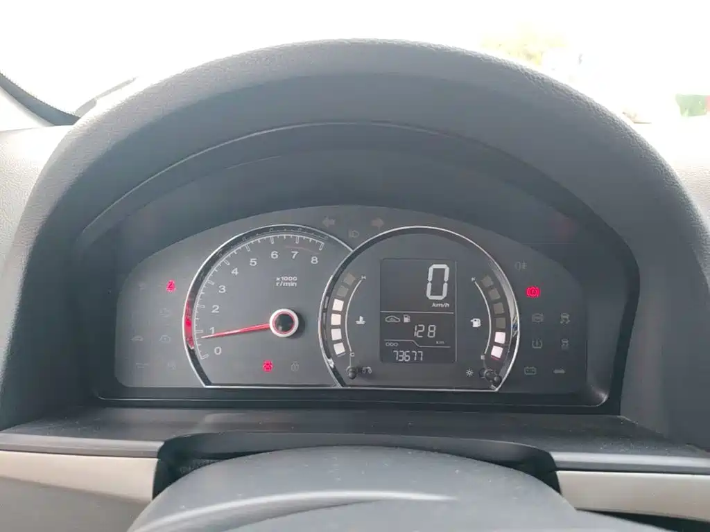 Roewe 350 — миниатюра 8