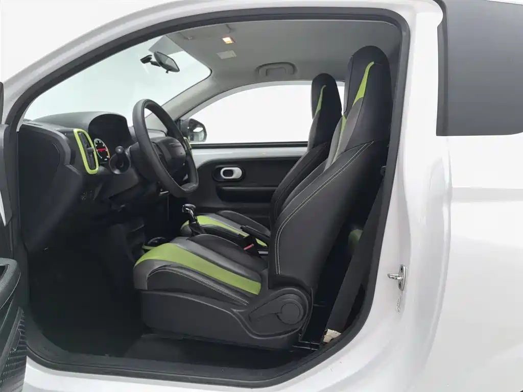 Roewe Clever 2021 302km мест