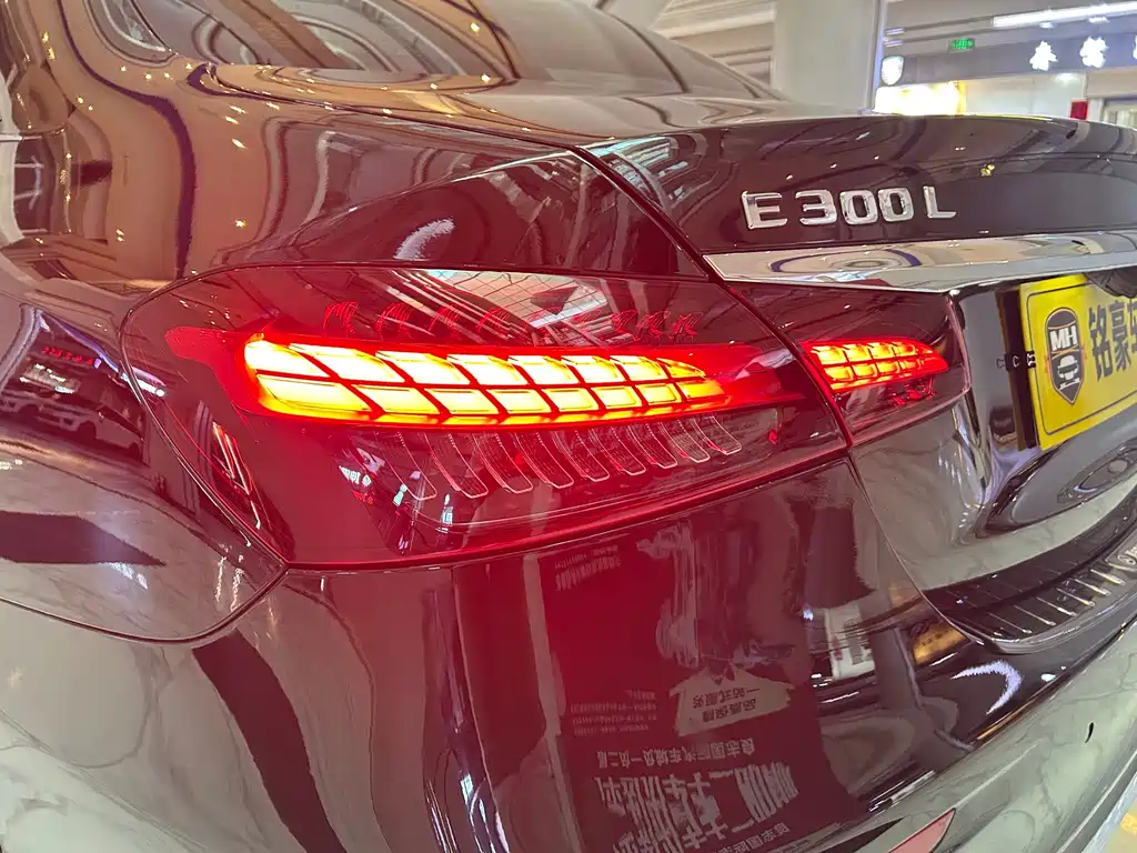 Mercedes-Benz E-Class — миниатюра 18