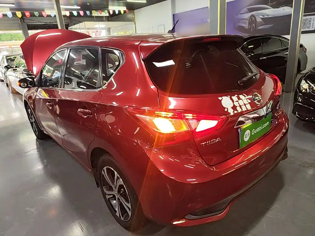 Nissan Tiida — миниатюра 5