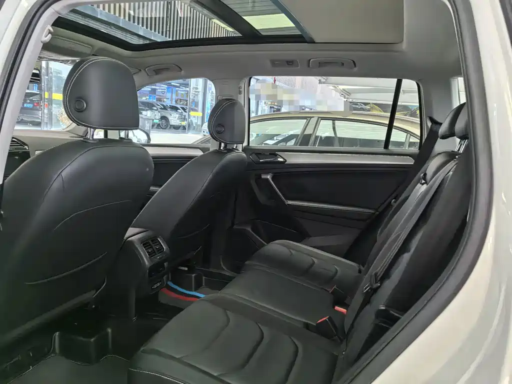 Volkswagen Tiguan L — миниатюра 9