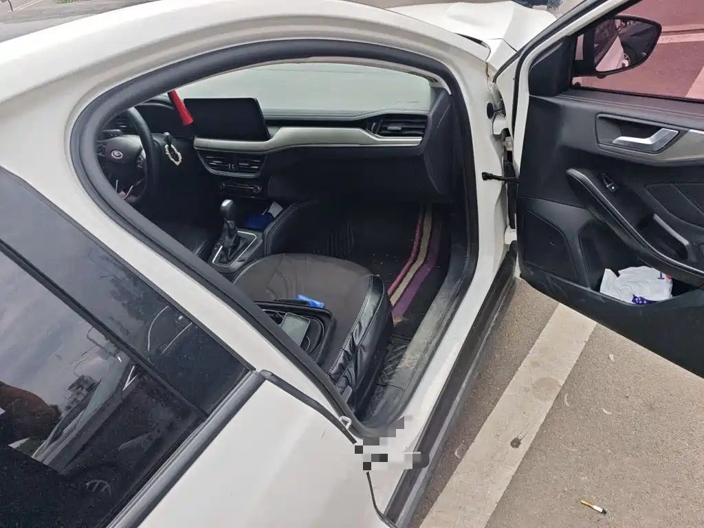 Ford Focus — миниатюра 18